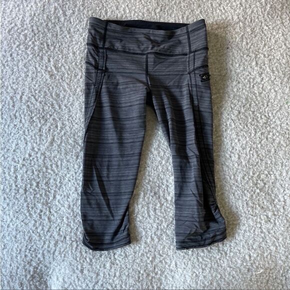 Lululemon cropped grey pants 6 - Picture 1 of 5